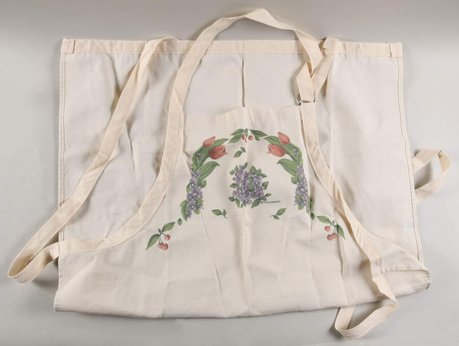 Garden Party (Garden Impressions) Cloth Kitchen Apron by Pfaltzgraff-1