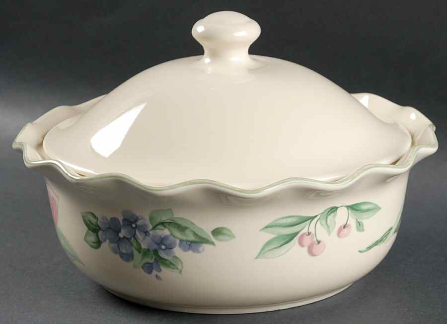 Garden Party (Garden Impressions) 2 Qt Fluted Round Covered Casserole by Pfaltzgraff-1