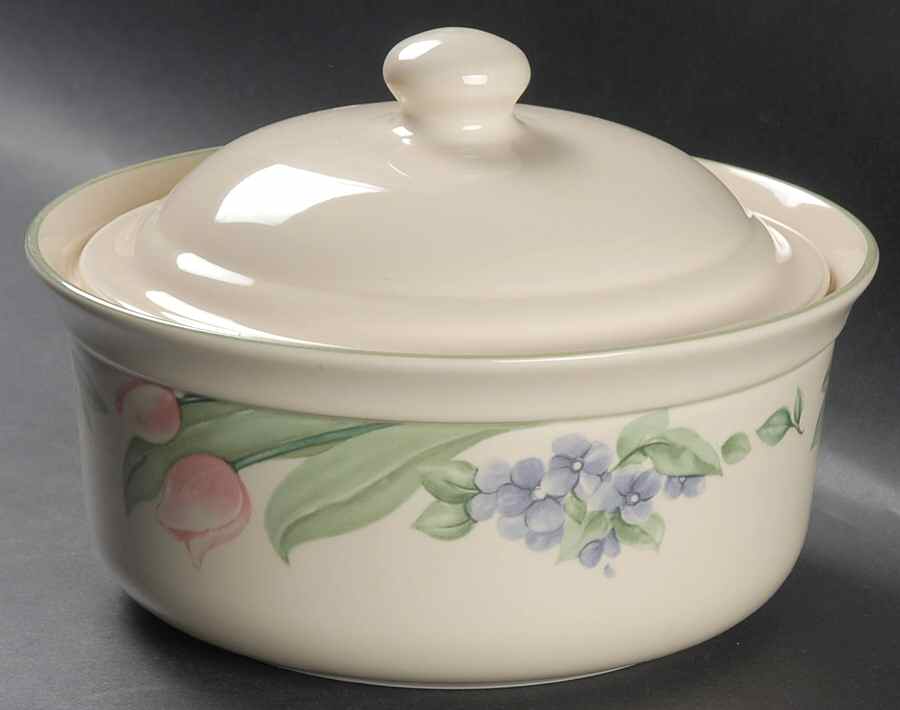 Garden Party (Garden Impressions) 2 Qt Round Covered Casserole by Pfaltzgraff-1