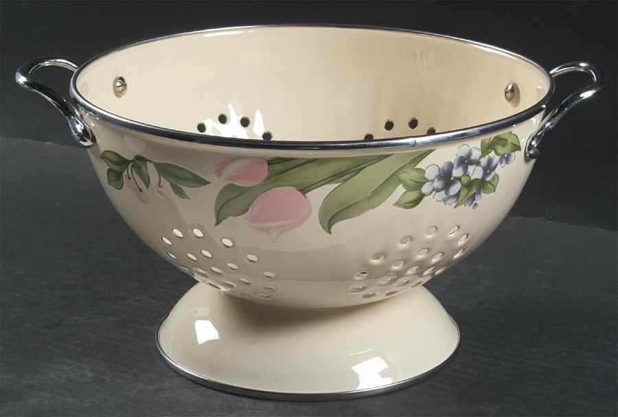 Garden Party (Garden Impressions) 3 Quart Metal Colander by Pfaltzgraff-1
