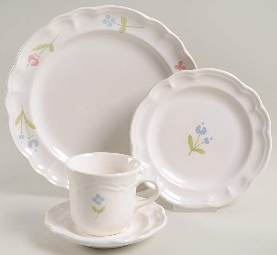 Garland 4 Piece Place Setting by Pfaltzgraff-1