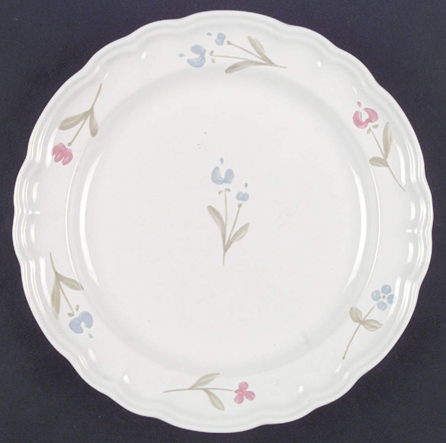Garland Luncheon Plate by Pfaltzgraff-1
