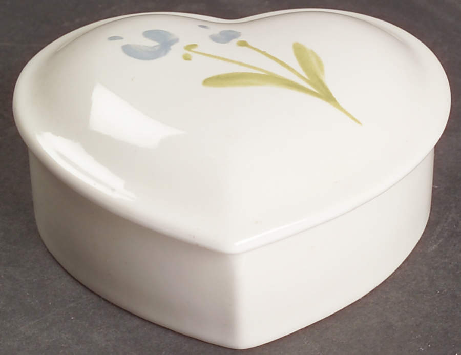 Garland Heart Shape Box & Lid by Pfaltzgraff-1