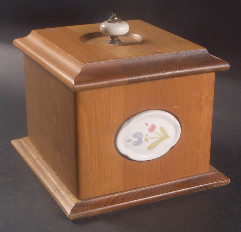Garland Small Wood Canister & Lid by Pfaltzgraff-1