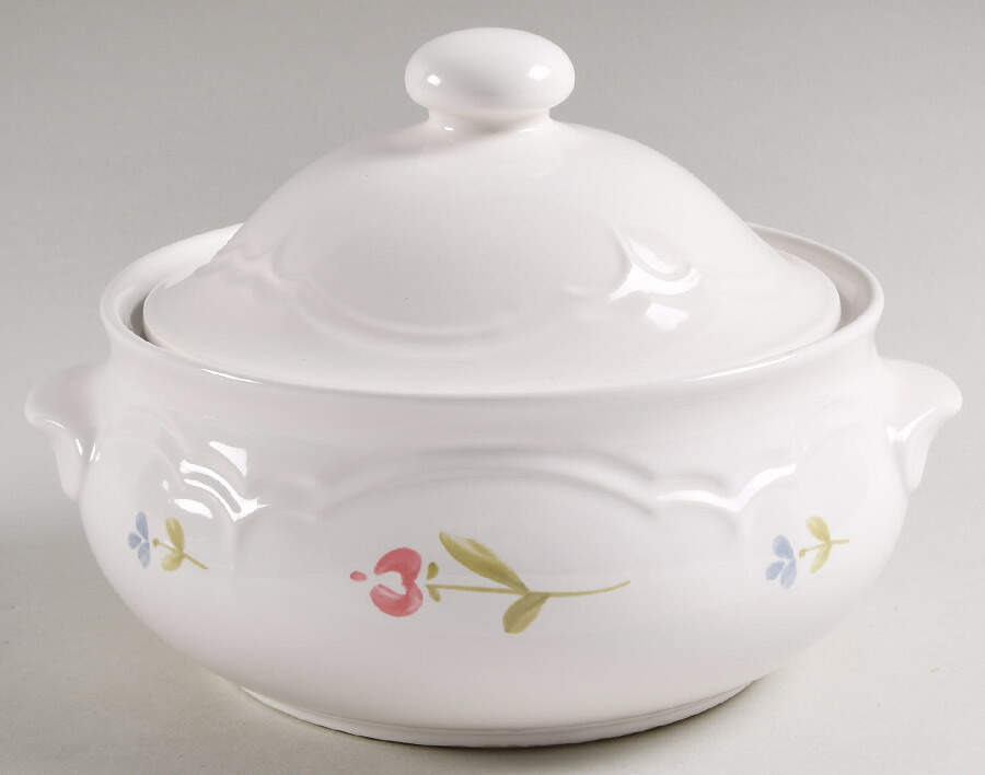 Garland 2 Qt Round Covered Casserole by Pfaltzgraff-1