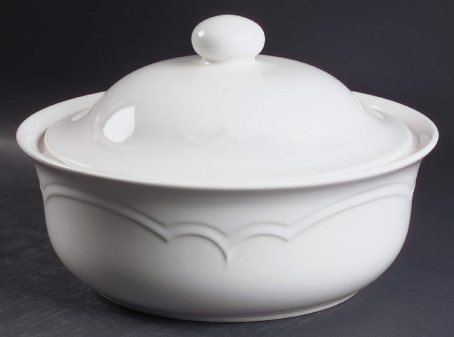 Gazebo White 2 Qt Round Covered Casserole by Pfaltzgraff-1