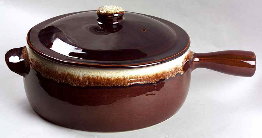 Gourmet Brown 3 Quart Round Covered Casserole by Pfaltzgraff-1