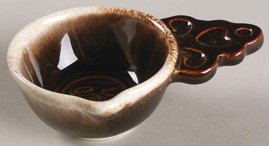 Gourmet Brown 1/4 Cup Measuring Cup with Spout by Pfaltzgraff-1