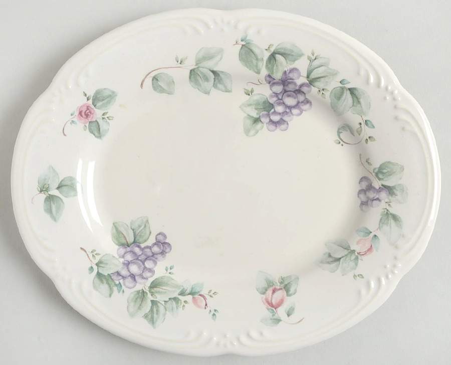 Grapevine 8" Oval Plate by Pfaltzgraff-1