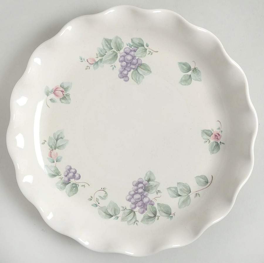 Grapevine Fluted Luncheon Plate by Pfaltzgraff-1