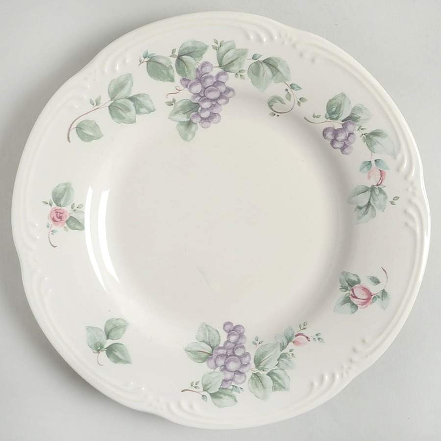 Grapevine Luncheon Plate by Pfaltzgraff-1