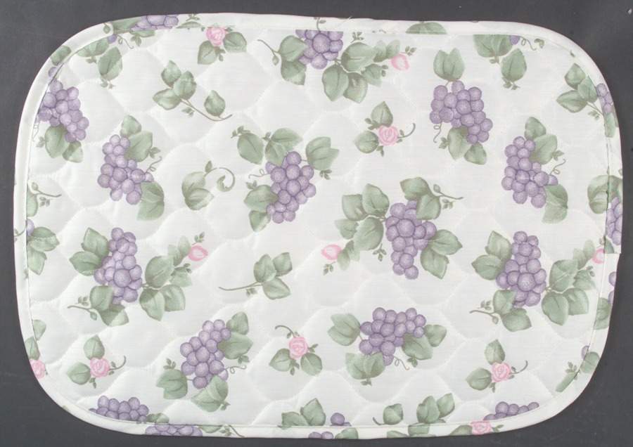Grapevine Cloth Placemat by Pfaltzgraff-1
