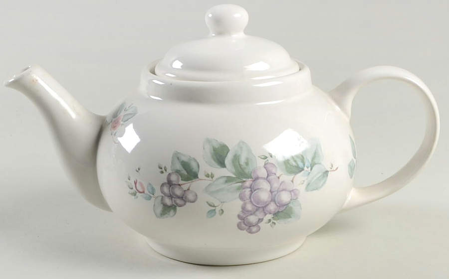 Grapevine Teapot & Lid by Pfaltzgraff-1