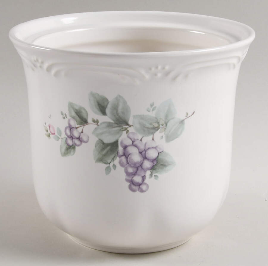 Grapevine Small Canister No Lid by Pfaltzgraff-1
