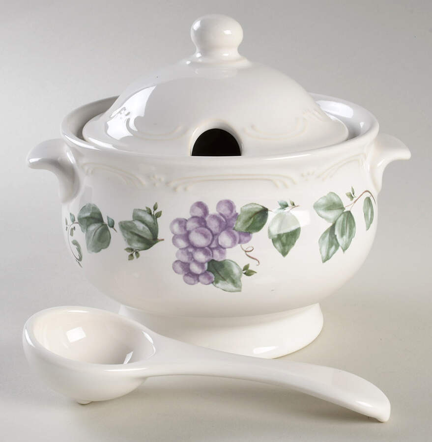 Grapevine Mini Tureen w/Lid & Ladle by Pfaltzgraff-1