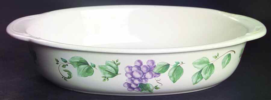 Grapevine 11" Oval Baker by Pfaltzgraff-1