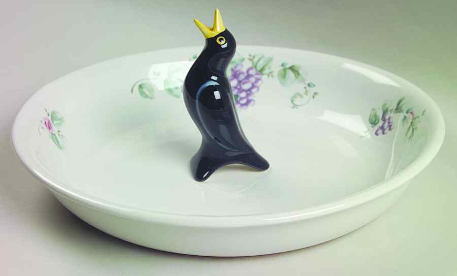 Grapevine 10" Pie Baking Plate with Pie Bird by Pfaltzgraff-1