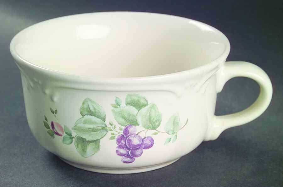 Grapevine Soup Mug by Pfaltzgraff-1