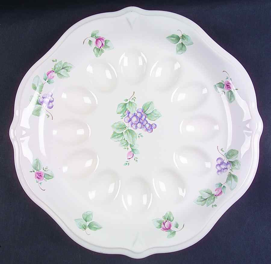 Grapevine Fluted Deviled Egg Plate by Pfaltzgraff-1