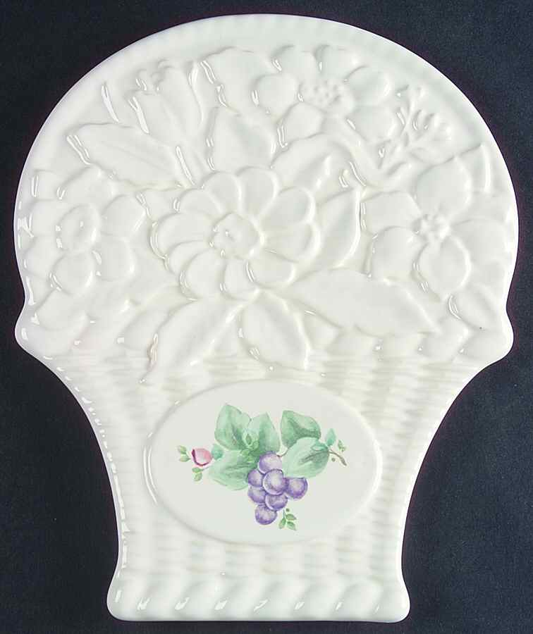 Grapevine Sculpted Trivet by Pfaltzgraff-1