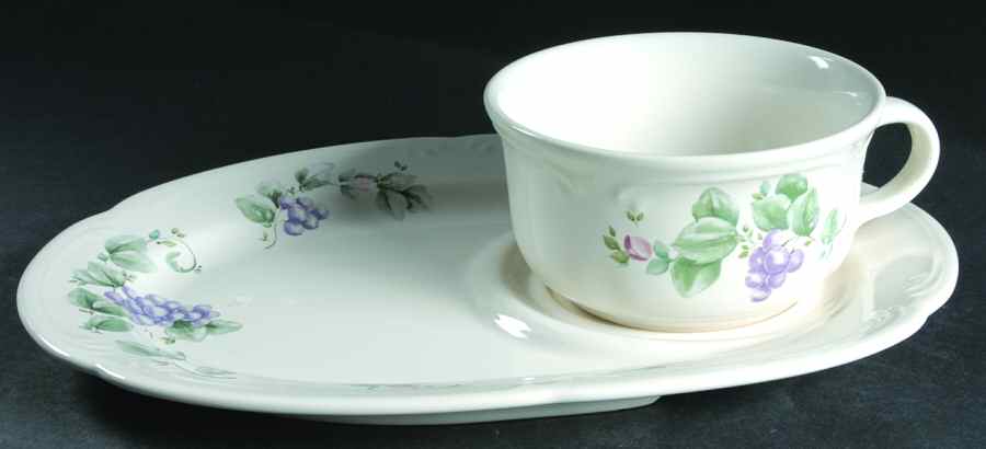 Grapevine Snack Tray & Soup Mug Set by Pfaltzgraff-1