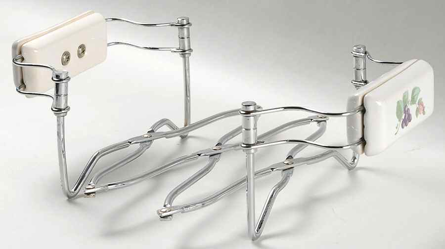 Grapevine Expandable Trivet by Pfaltzgraff-1