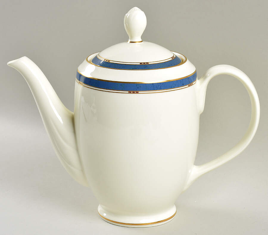 Hampton Coffee Pot & Lid by Pfaltzgraff-1