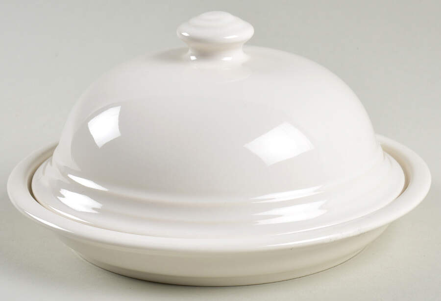 Hearth Round Cheese Dish & Lid by Pfaltzgraff-1