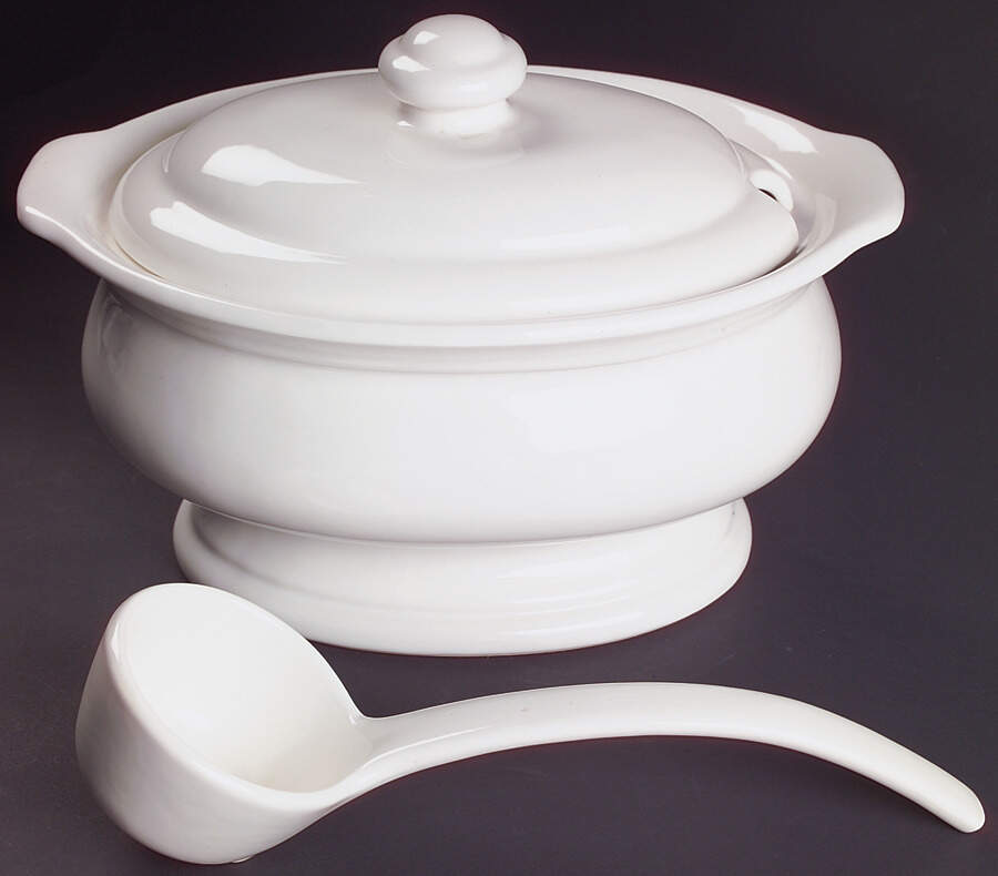 Hearth Oval Tureen with Lid & Ladle by Pfaltzgraff-1