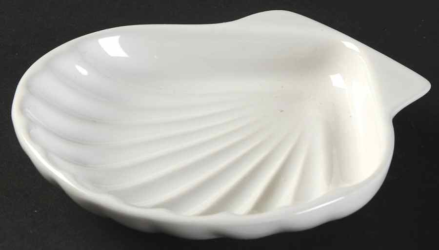 Hearth Shell Shaped Dish by Pfaltzgraff-1