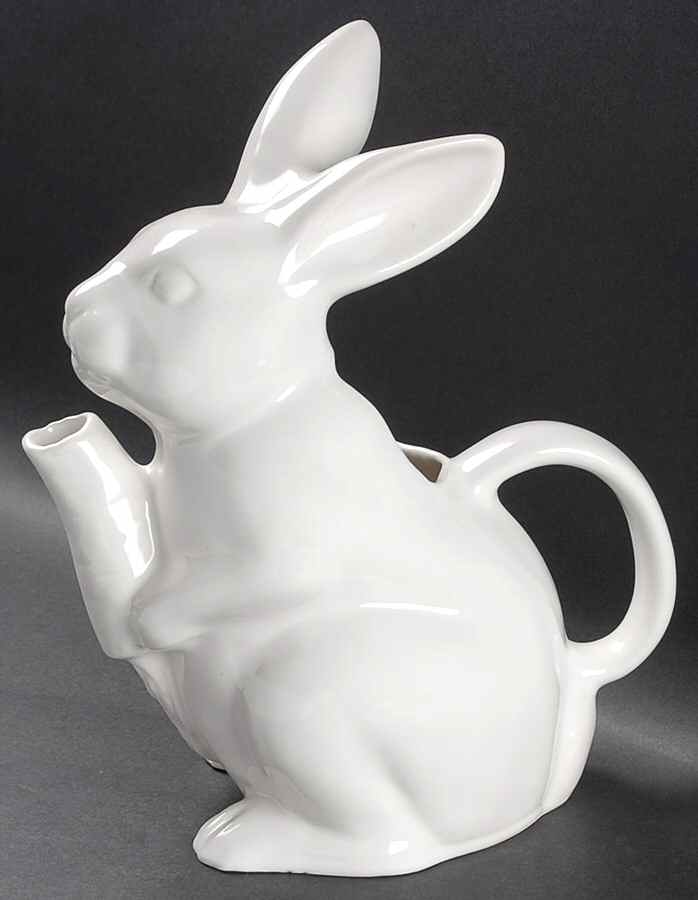 Hearth 32 Oz Pitcher by Pfaltzgraff-1