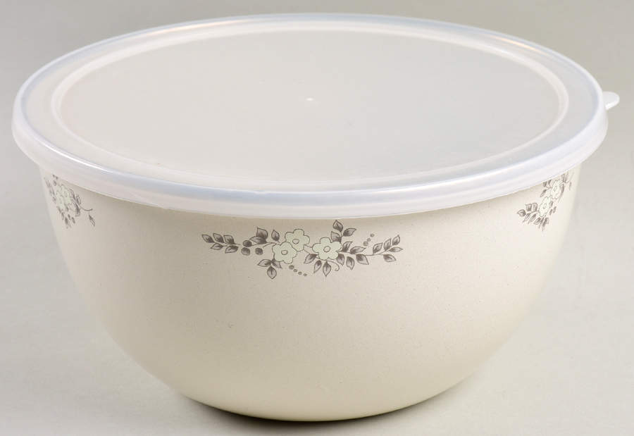 Heirloom 8" Metal Bowl W/Plastic Lid by Pfaltzgraff-1
