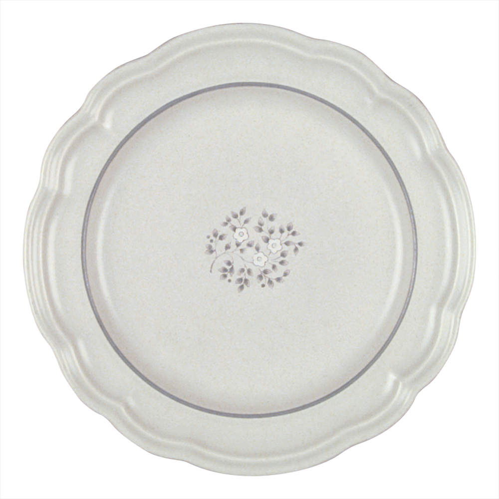 Heirloom Luncheon Plate by Pfaltzgraff-1