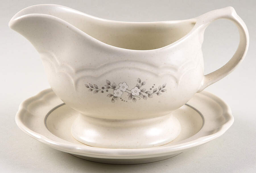 Heirloom Round Gravy Boat & Underplate (Salad Plate) by Pfaltzgraff-1