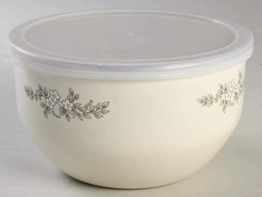 Heirloom 7 3/4" Metal Bowl W/Plastic Lid by Pfaltzgraff-1