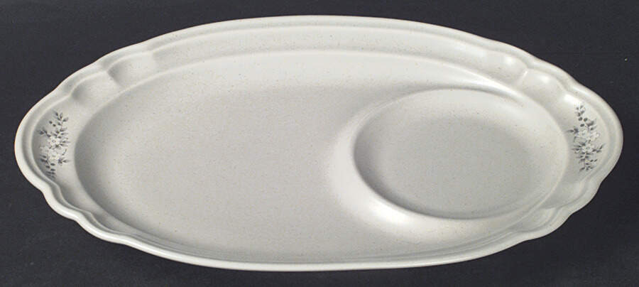 Heirloom Oval Snack Tray by Pfaltzgraff-1