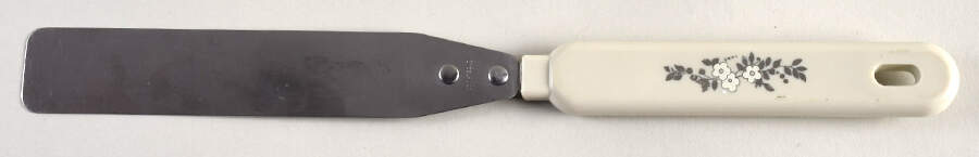 Heirloom Metal Icing Spatula by Pfaltzgraff-1