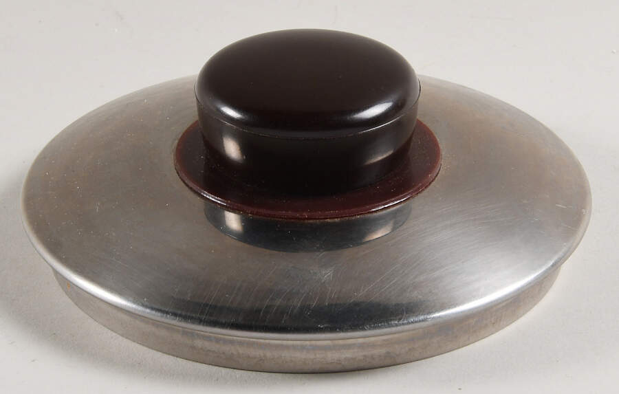Heirloom Lid for Metal Kettle by Pfaltzgraff-1