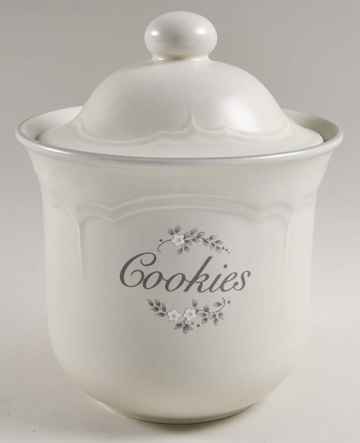 Heirloom Cookie Jar & Lid by Pfaltzgraff-1