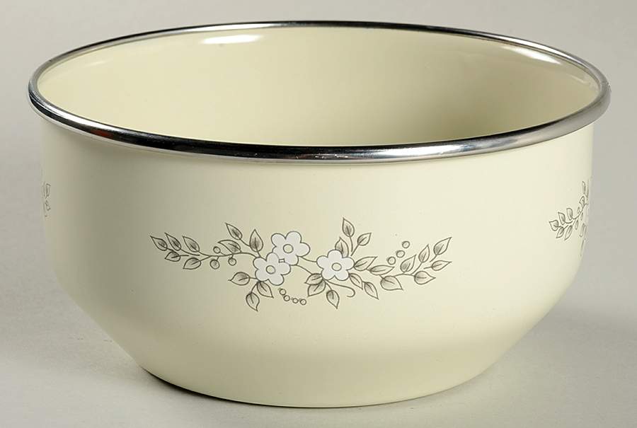 Heirloom Small Metal Mixing Bowl by Pfaltzgraff-1