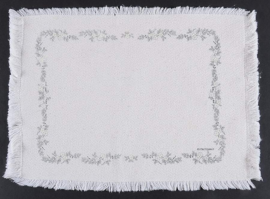 Heirloom Cloth Placemat by Pfaltzgraff-1