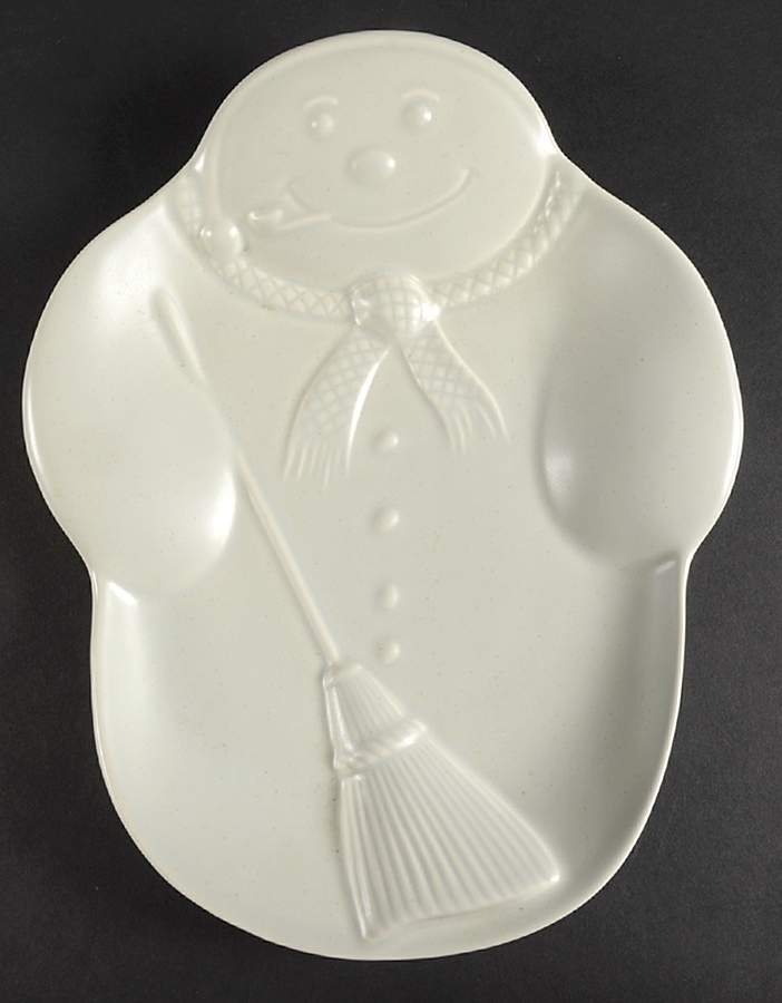 Heirloom Embossed Snowman Plate by Pfaltzgraff-1