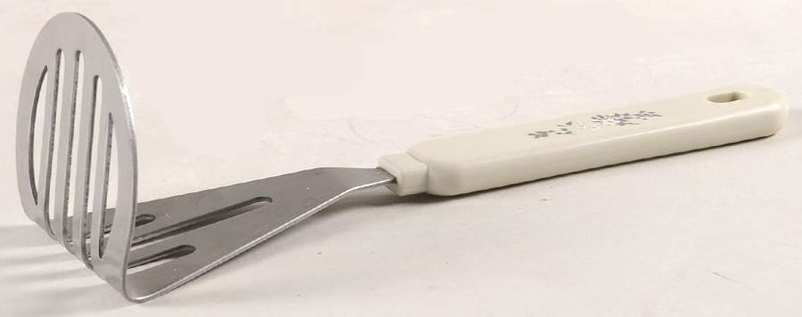 Heirloom Potato Masher by Pfaltzgraff-1