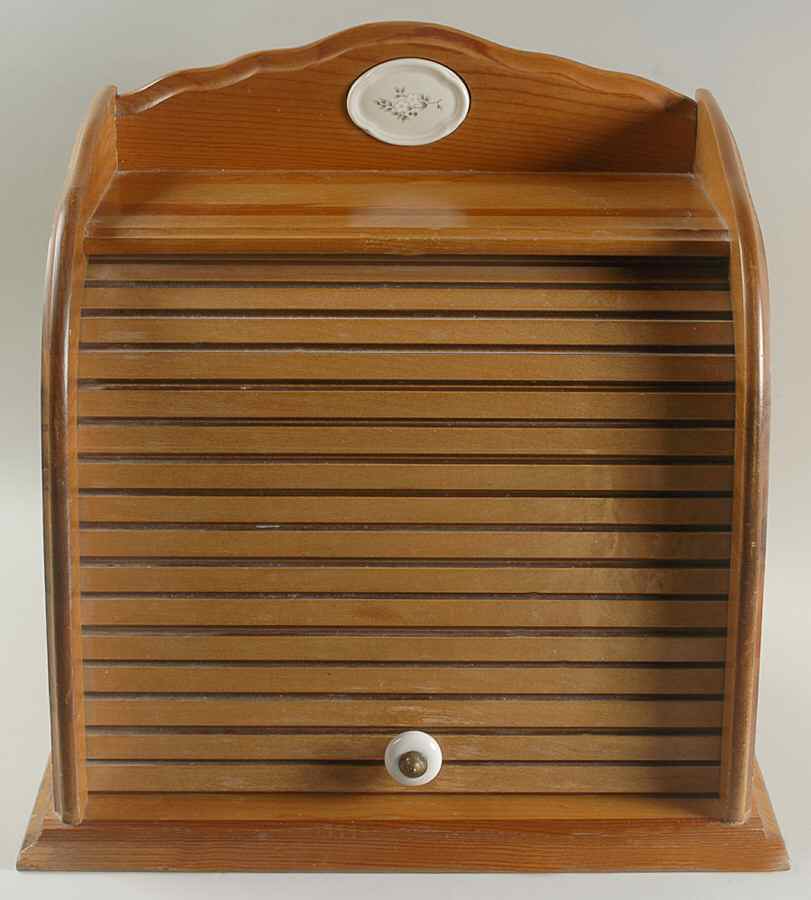 Heirloom Wood Bread Box by Pfaltzgraff-1