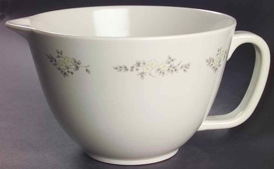 Heirloom Melamine Batter Bowl by Pfaltzgraff-1