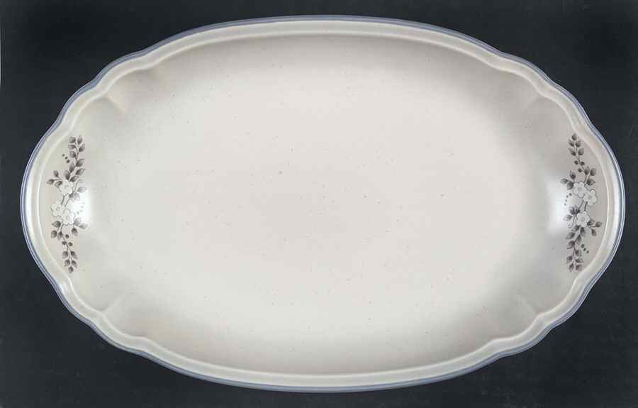 Heirloom Oval Bread Tray by Pfaltzgraff-1
