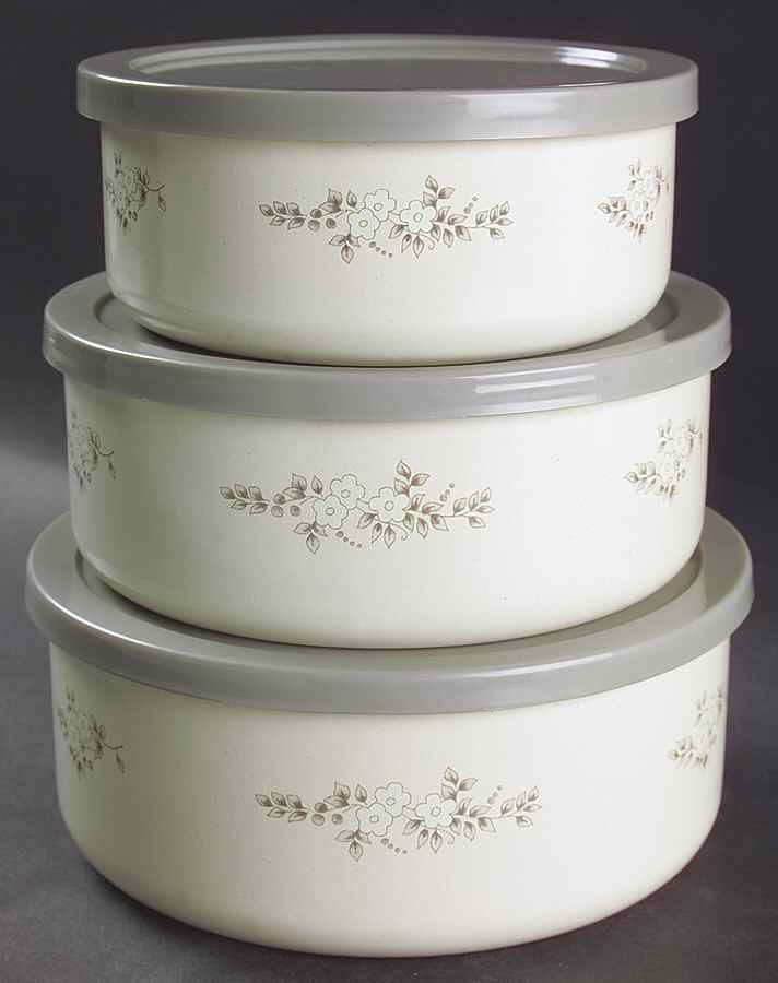 Heirloom (3 Piece) Metal Bowl W/Plastic Lids (5", 6", 7") by Pfaltzgraff-1