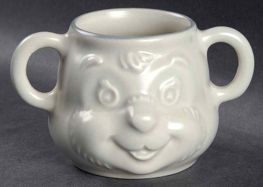 Heirloom Child's Mug by Pfaltzgraff-1