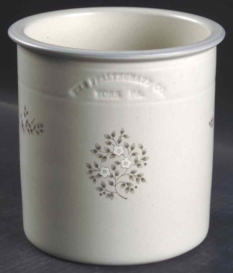 Heirloom Large Gadget Crock by Pfaltzgraff-1