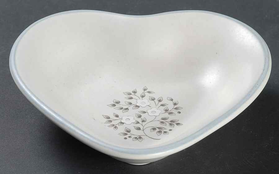 Heirloom Heart Shaped Dish by Pfaltzgraff-1
